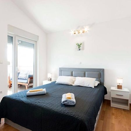 Cozy Apartment With Private Parking Medulin Extérieur photo