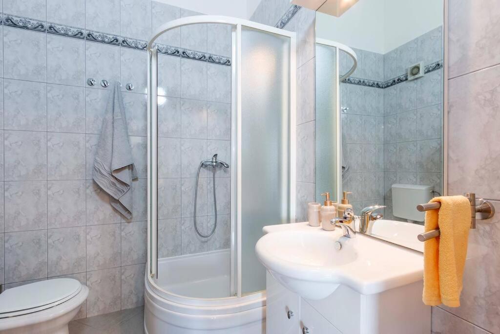 Cozy Apartment With Private Parking Medulin Extérieur photo